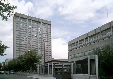 El Ministerio de Industria es quien otorga las concesiones para el uso del espacio radioeléctrico